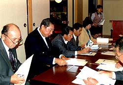 �V���s�_�ƈψ���̎��@�ɎQ��