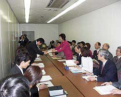 �}��ʈς��e�Ȃɗ\�Z�v��