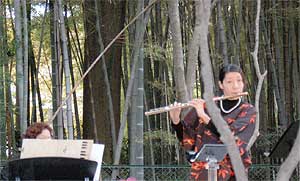 �������̐X�ŉ��y��