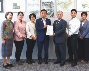 �Q�O�Q�O�N�x �\�Z�v�]�����s���ɒ�o