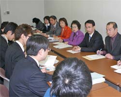 �����J���ȂɁu�ٗp�΍�̋����v��v��