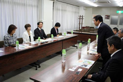 JA��������̖����ƍ��k���鈻�����A�����E���������c