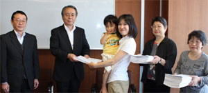 �u�u�؎s�Ăł͕s�������܂�΂���v7000���̏������o����V�w�l��