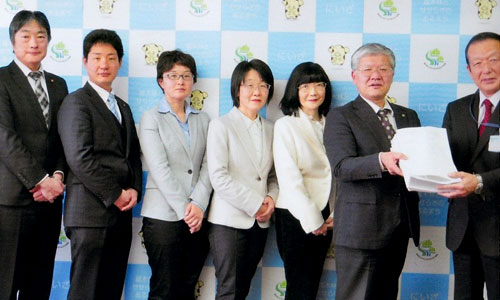 �u�������N�ی��ł�����������v�������s���i�E�j�ɒ�o����s�c�c�Ƃ��݂�����i������R�l�ځj�A�Γ��z�q�O�s�c�i������S�l�ځj