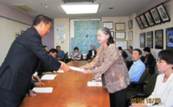 ���؎s���ɁA�u�ҋ@��̕ύX�ƏZ����������v�������o����o�X�ҋ@����l�����ƒҎ����c��