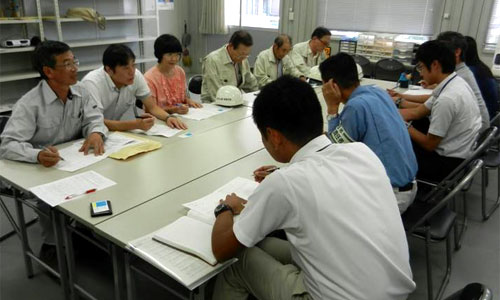 �V���Ɍ��݂̌������u�K���g�v�ƍ��k