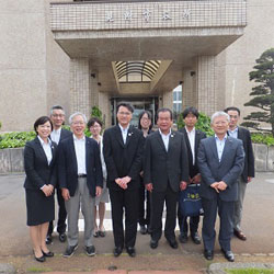 �����s�����ɂāE�E������C�ψ���