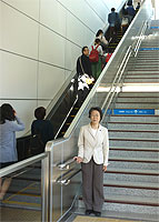 �G�X�J���[�^�[�̉��ŐΓ��s�c